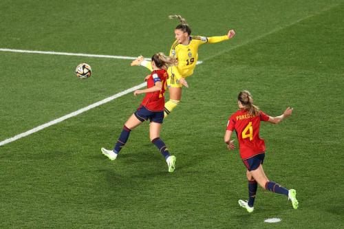 《铿锵玫瑰绽放欧洲,女足欧洲杯激情四溢!》