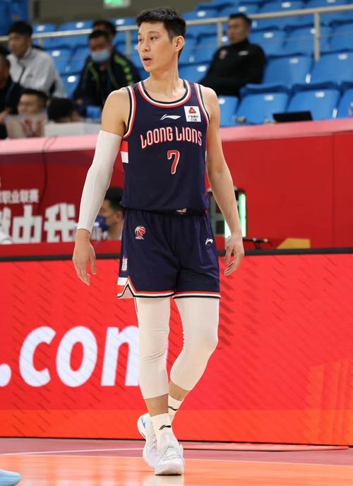 林书豪身高臂长，林书豪的身高臂展