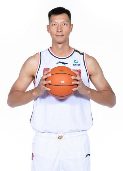 易建联在cba的年薪是多少，易建联在cba年薪多少2019